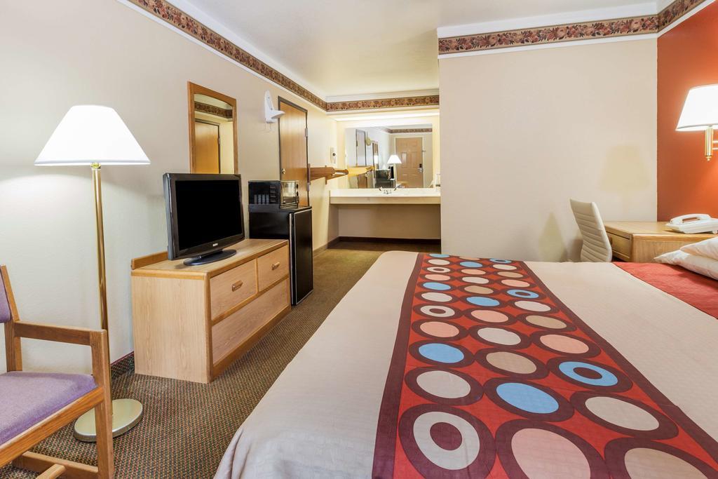 Super 8 By Wyndham Mount Vernon Extérieur photo