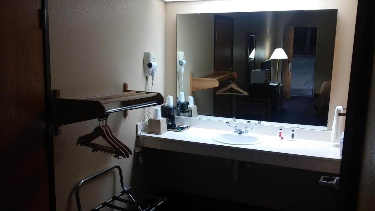 Super 8 By Wyndham Mount Vernon Extérieur photo